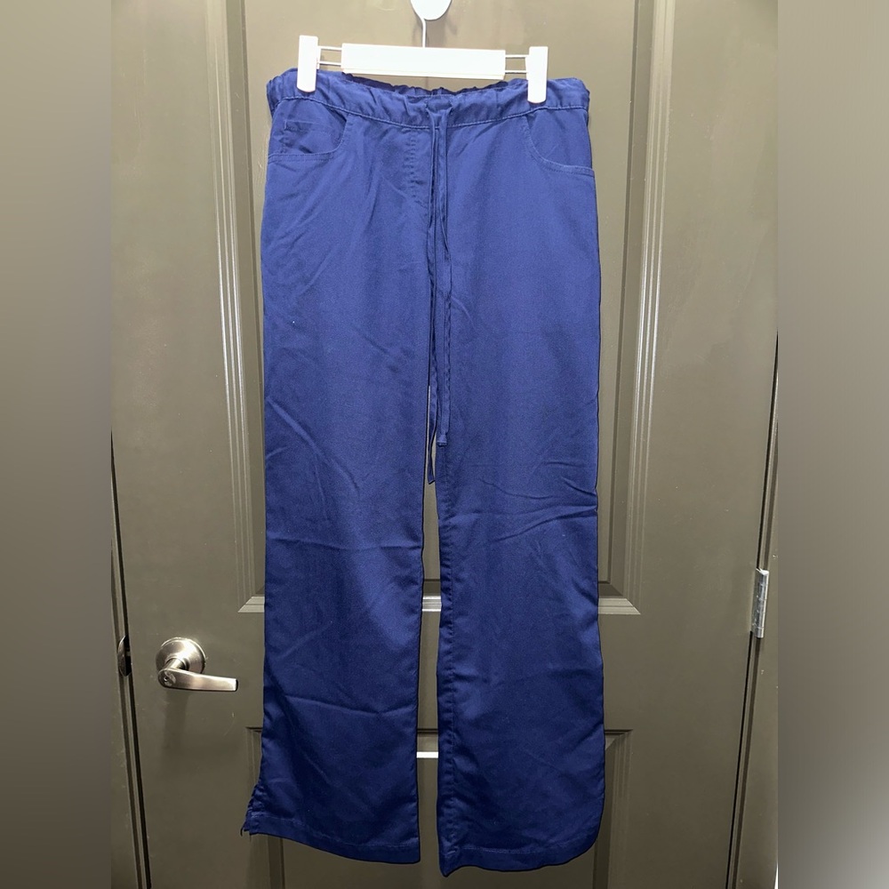 Navy blue Grey’s Anatomy women’s scrub bottoms.